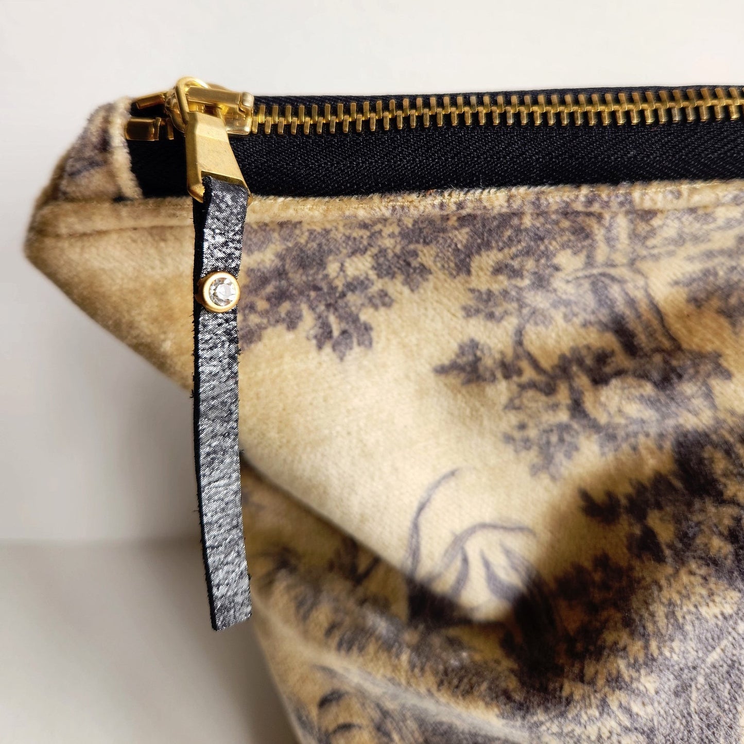 Slate and Cream Velvet Traveller Large