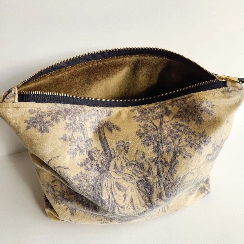 Slate and Cream Velvet Traveller Large