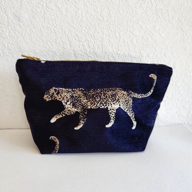 Black Velvet Leopard Traveller Medium