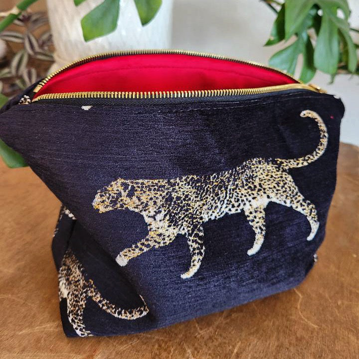 Black Velvet Leopard Traveller Medium