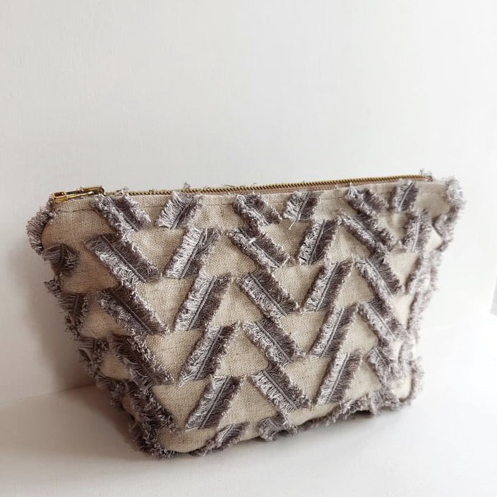 Linen Fringe Traveller Medium