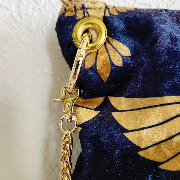 Black and Gold Heron Chain Strap Crossbody Bag