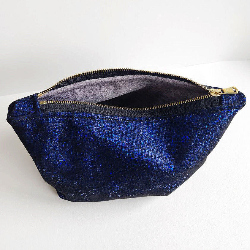 Galaxy Blue Medium Traveller