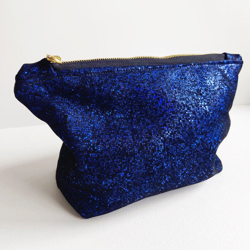 Galaxy Blue Medium Traveller