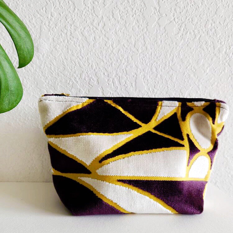 Geo Mod Velvet Traveller Medium