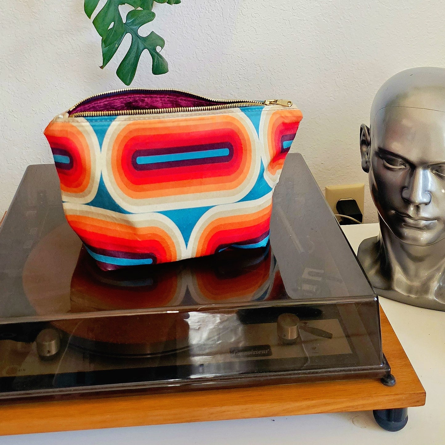 Retro Traveller Medium