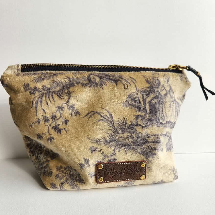 Slate and Cream Velvet Traveller Medium