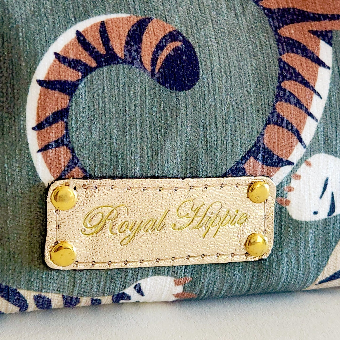 Moss Velvet Tiger Traveller