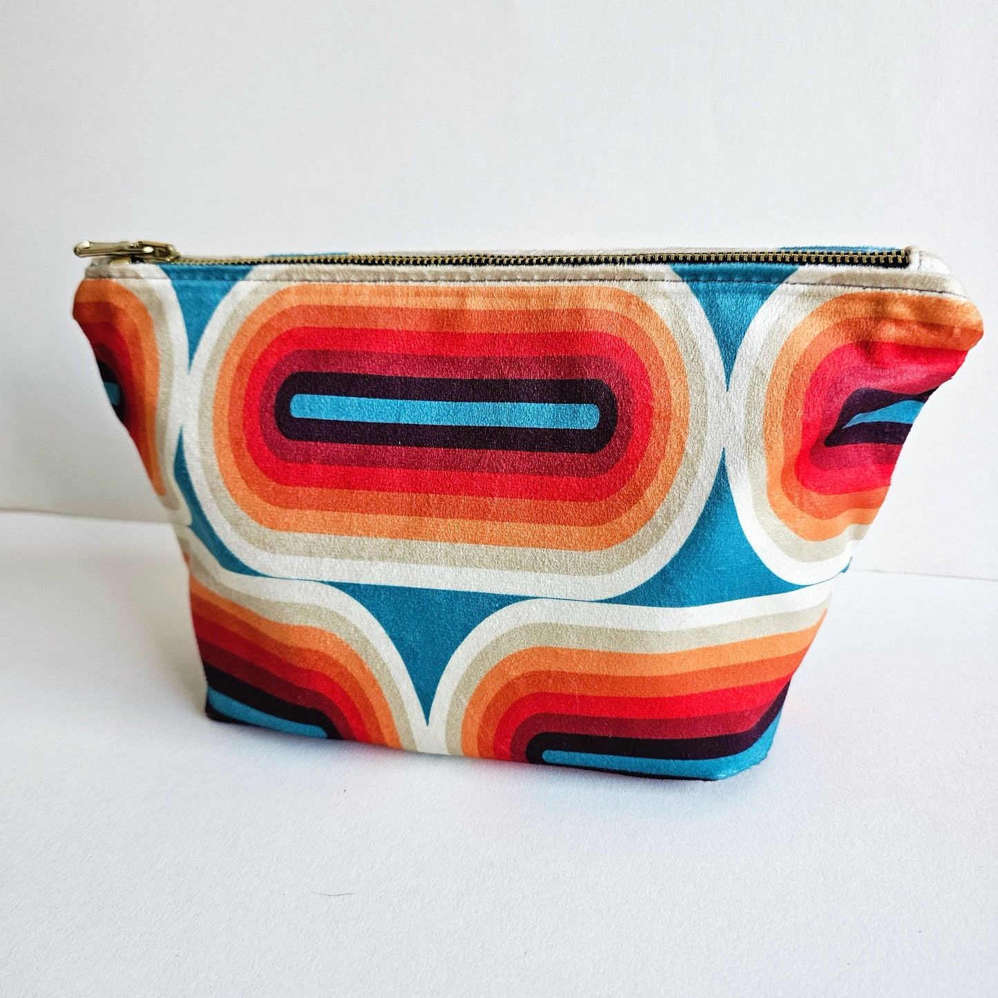 Retro Traveller Medium