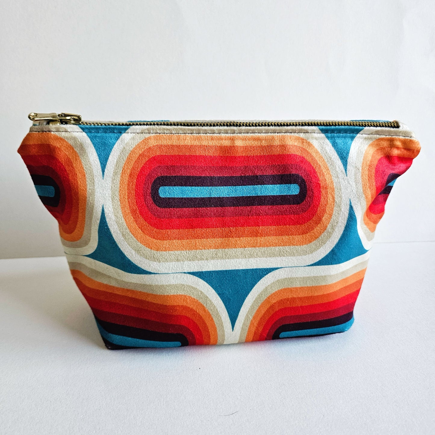 Retro Traveller Medium