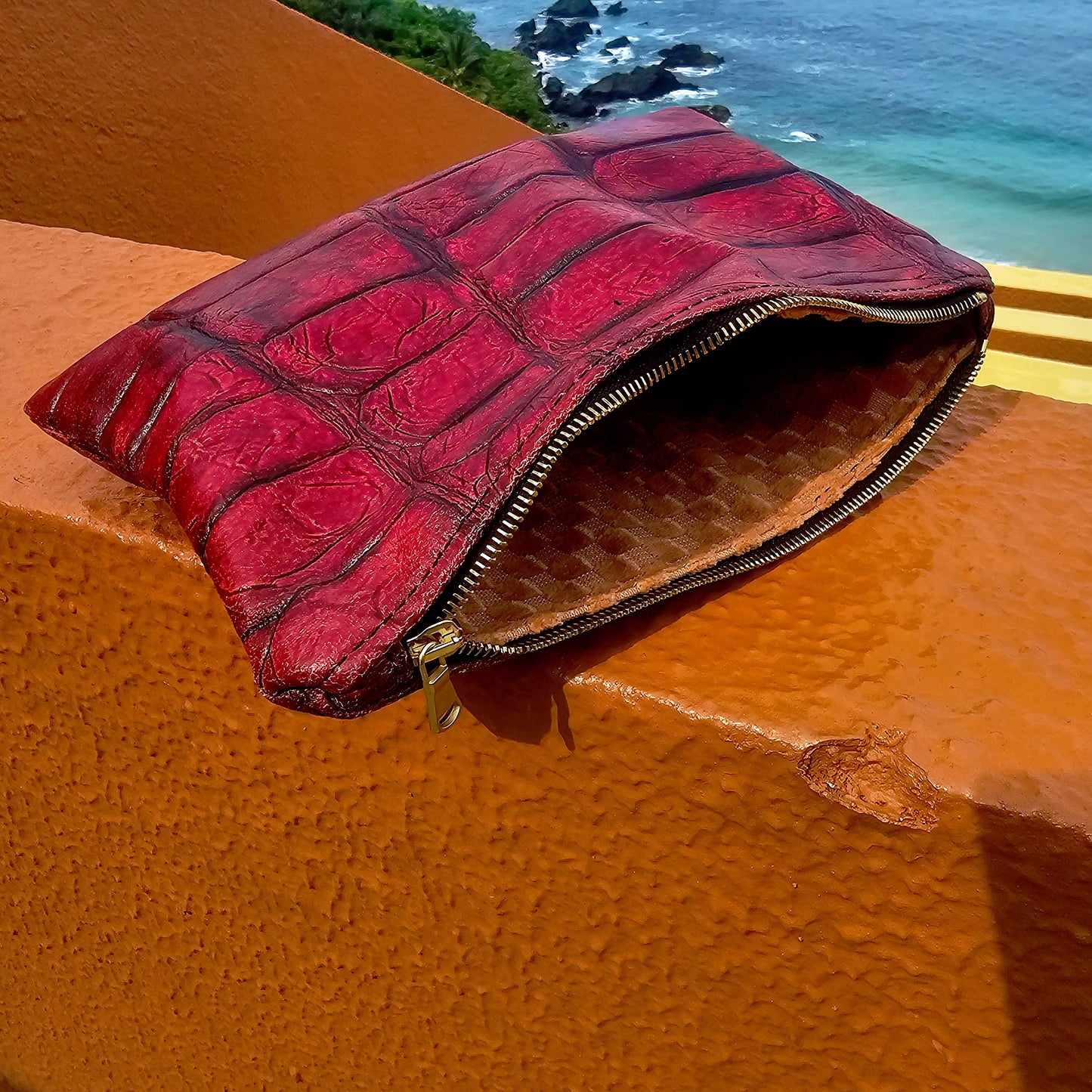 Las Brisas Clutch